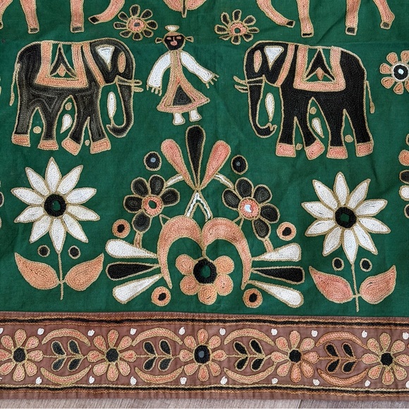 Kutchi Indian Embroidered Wall Hanging w/Mirrors Vintage Elephant Horses Green - Picture 3 of 13